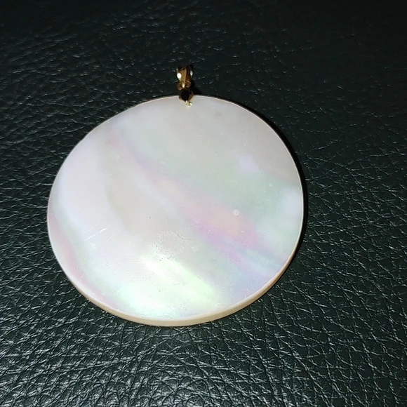 Gorgeous Pearl pendant - Picture 1 of 3
